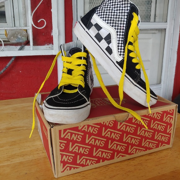 Vans Shoes - Vans Unisex high top sneaker.